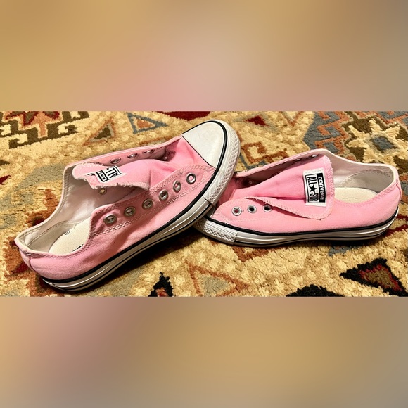 Pink Converse - Picture 2 of 7